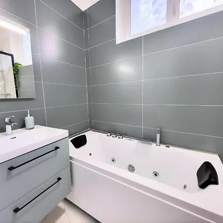 Haussmannien - Rénové, Balnéo, Proche Centre-ville Et Gare Apartamento *